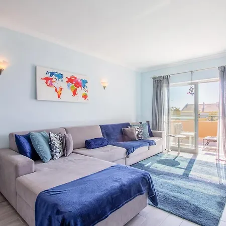 King By Algarve Holidays アパート